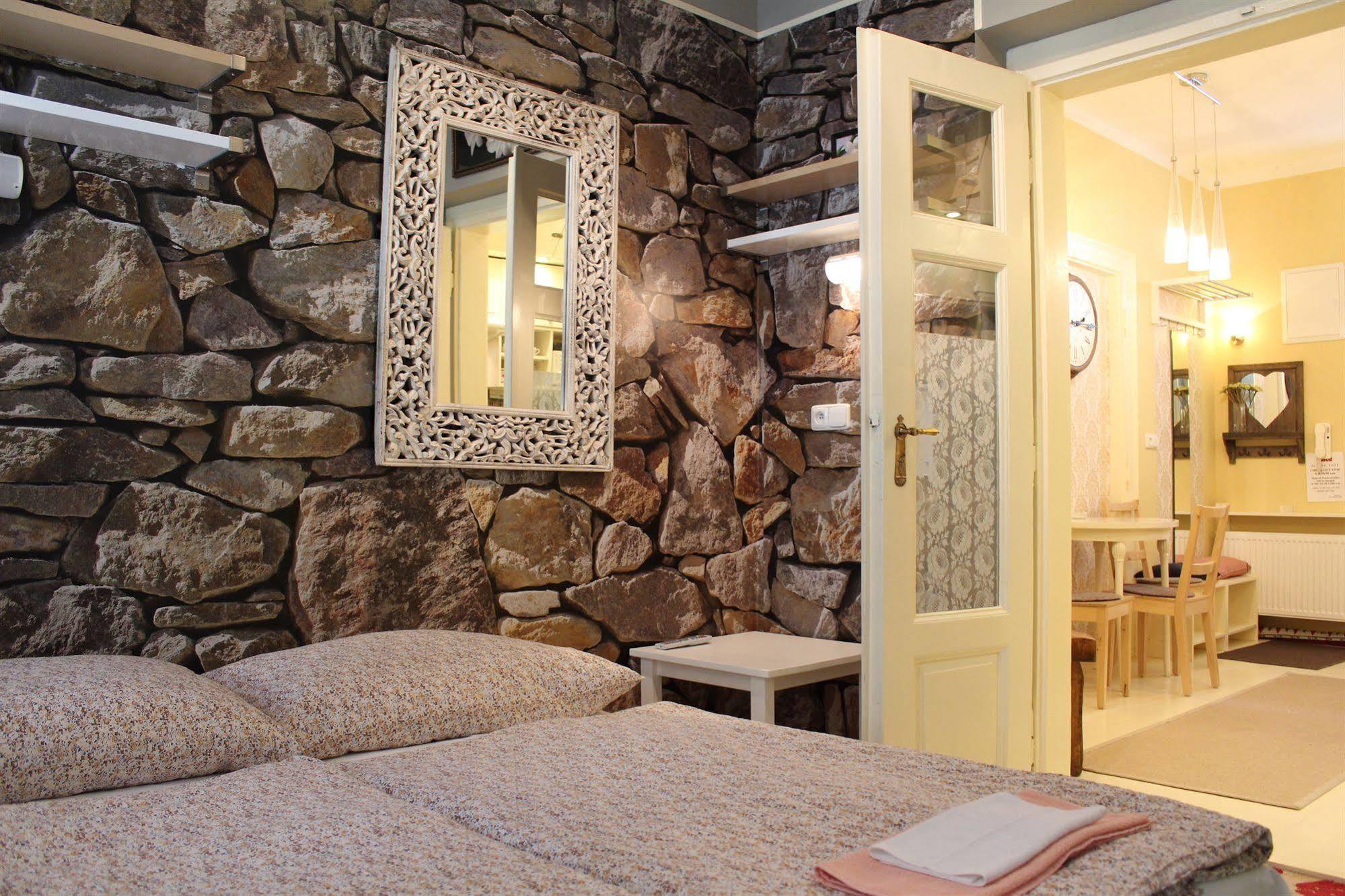 Alice House Aparthotel