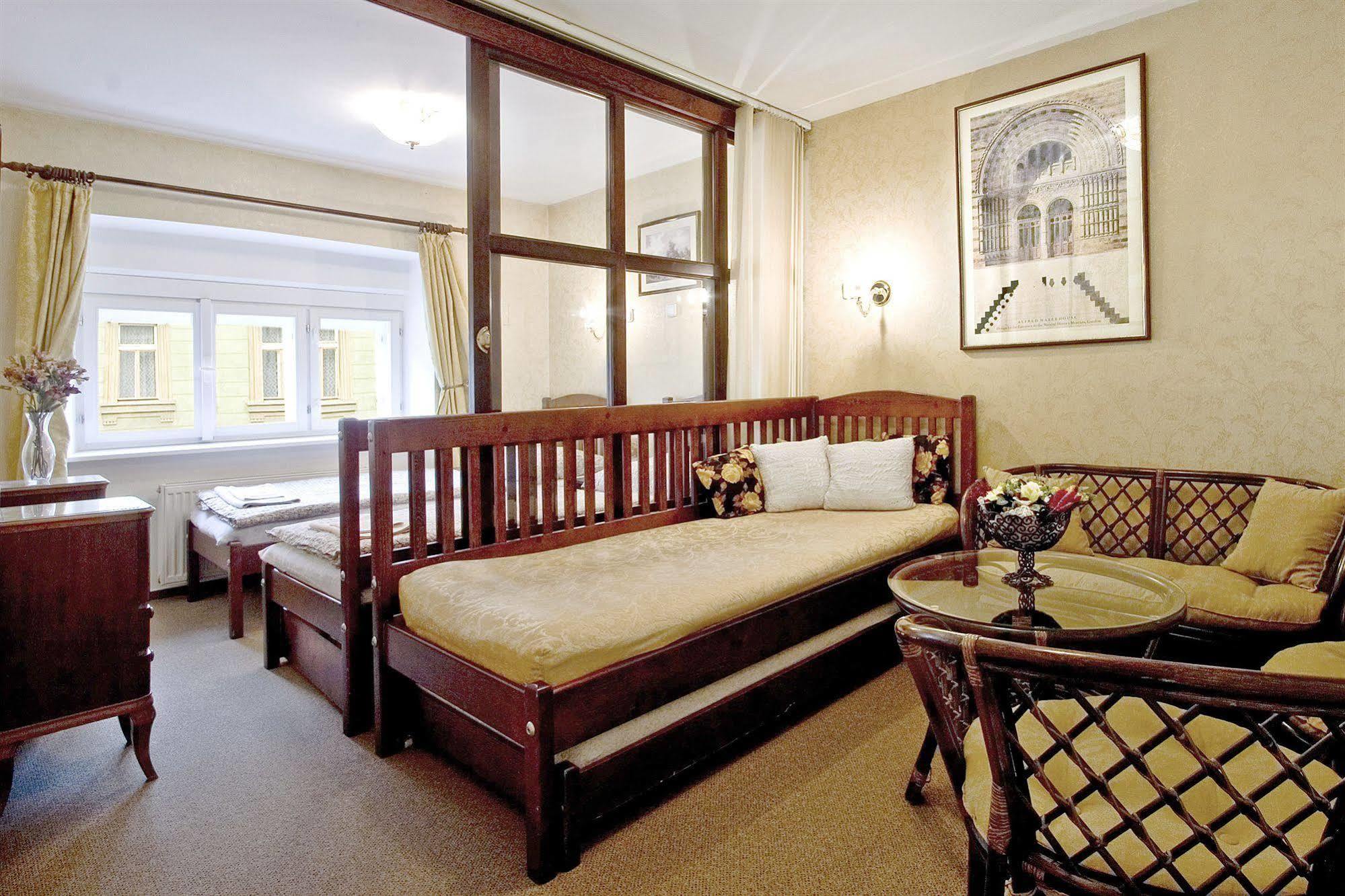 Alice House Aparthotel